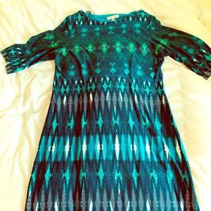 Green turquoise zigzag dress. 3/4 sleeve worn once!